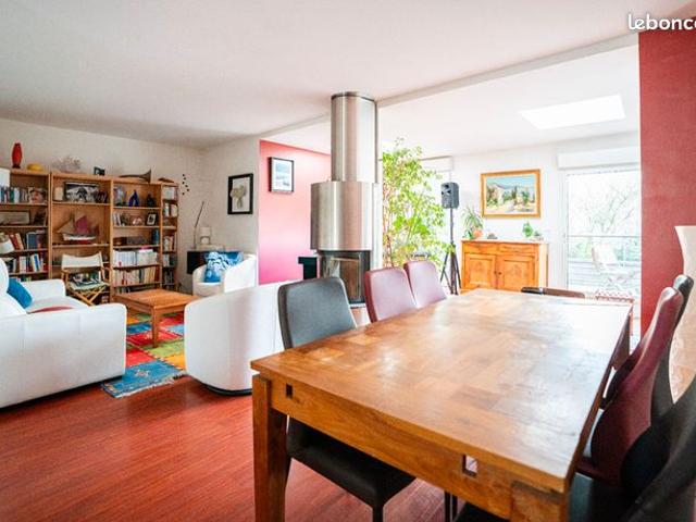 Maison 10 pièces 202 m²