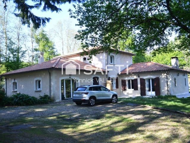 Maison 10 pièces 207 m²