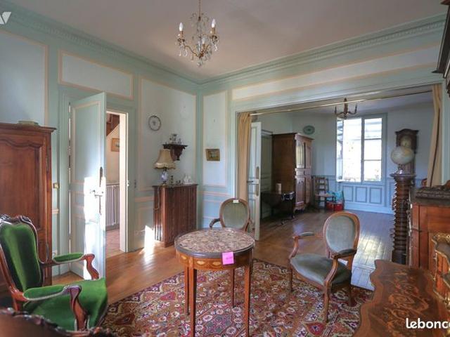 Maison 10 pièces 207 m²