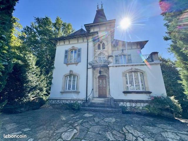 Maison 10 pièces 207 m²
