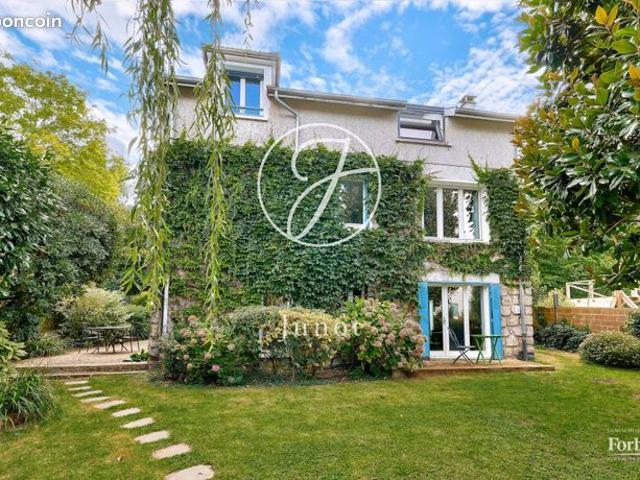 Maison 10 pièces 204 m²