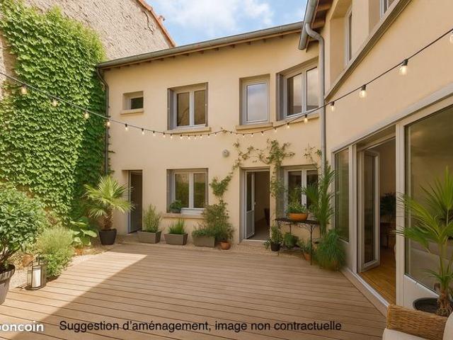 Maison 10 pièces 204 m²