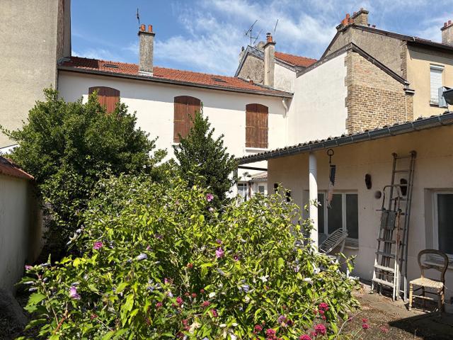 Maison 10 pièces 204 m²