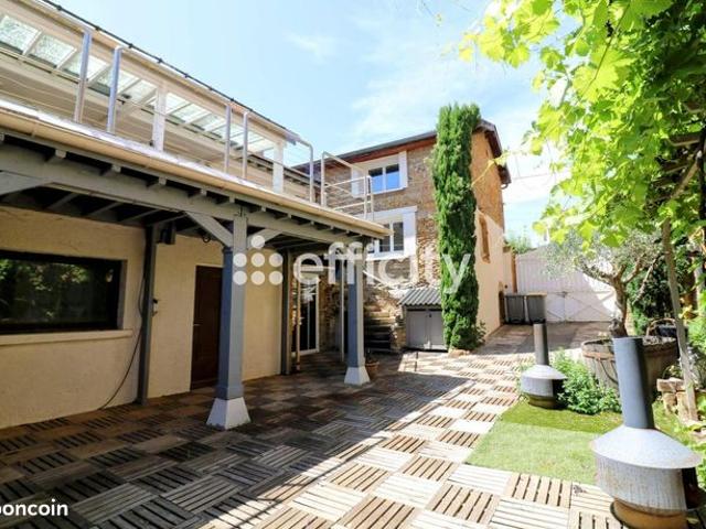 Maison 10 pièces 206 m²