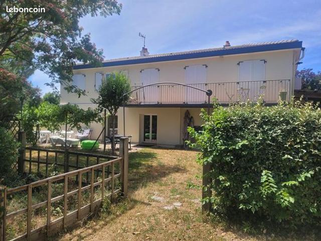 Maison 10 pièces 208 m²
