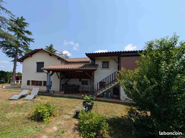 Maison 10 pièces 208 m²