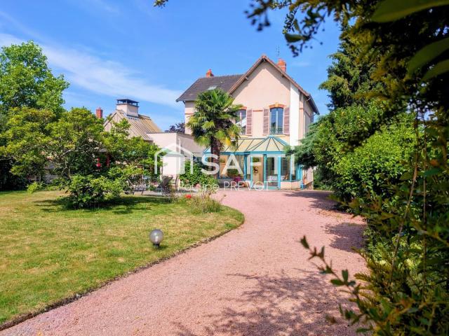 Maison 10 pièces 208 m²