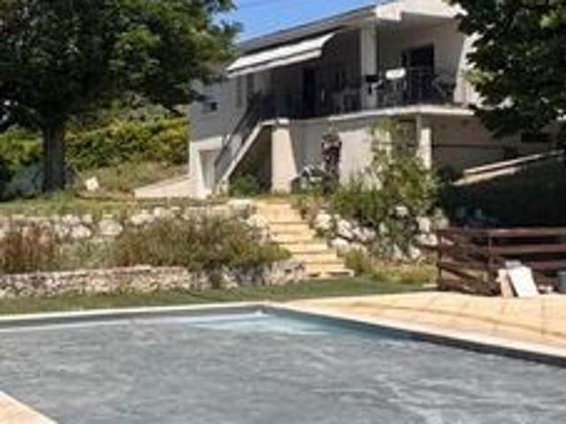 Maison 10 pièces 209 m²