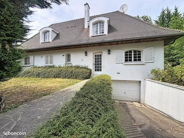Maison 10 pièces 209 m²