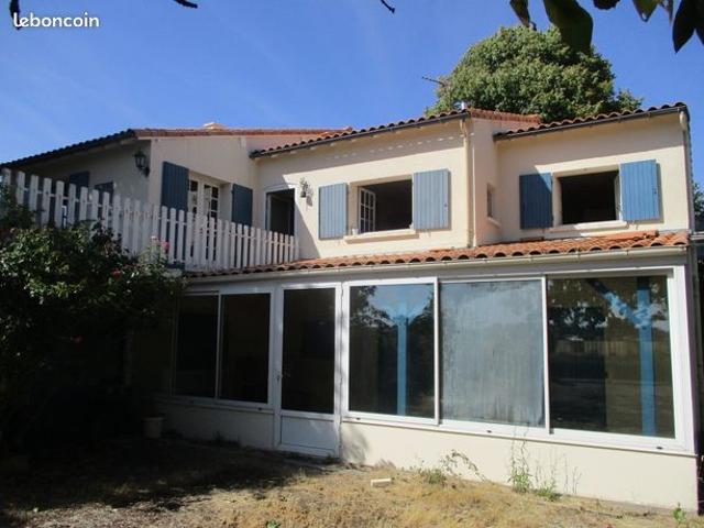 Maison 10 pièces 213 m²