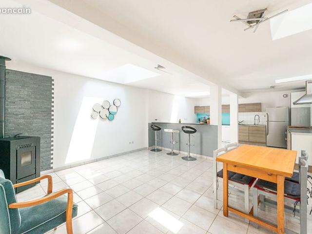 Maison 10 pièces 213 m²