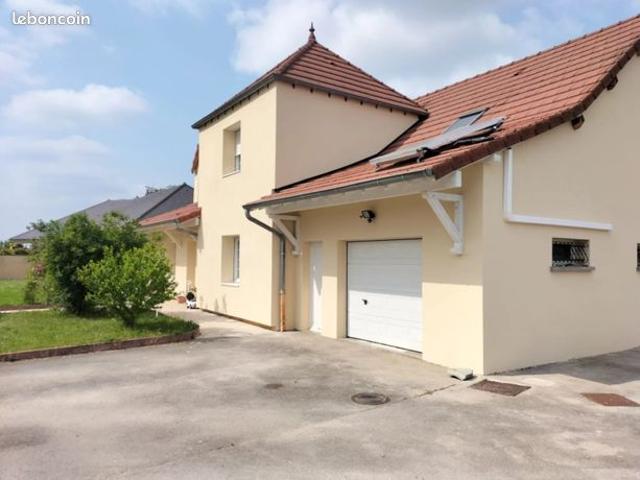 Maison 10 pièces 210 m²