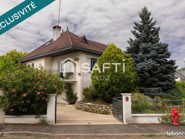 Maison 10 pièces 210 m²