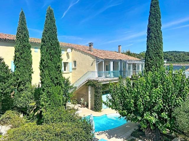 Maison 10 pièces 210 m²