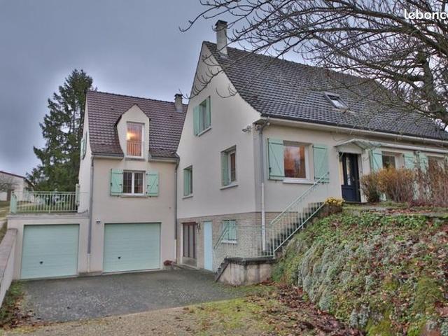 Maison 10 pièces 211 m²