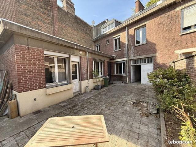 Maison 10 pièces 211 m²
