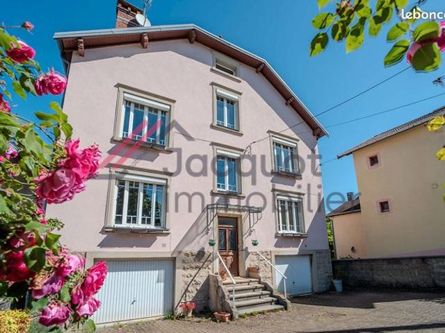Maison 10 pièces 211 m²