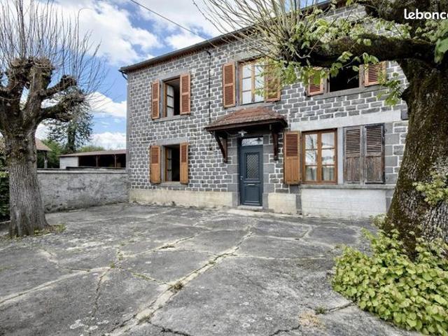 Maison 10 pièces 212 m²