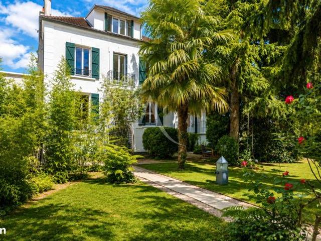 Maison 10 pièces 217 m²