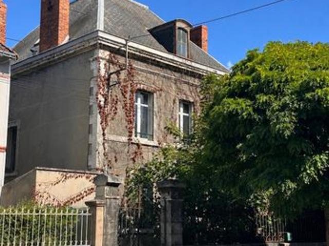 Maison 10 pièces 217 m²
