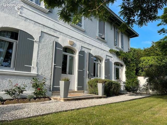 Maison 10 pièces 217 m²