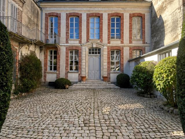 Maison 10 pièces 217 m²