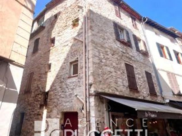 Maison 10 pièces 217 m²