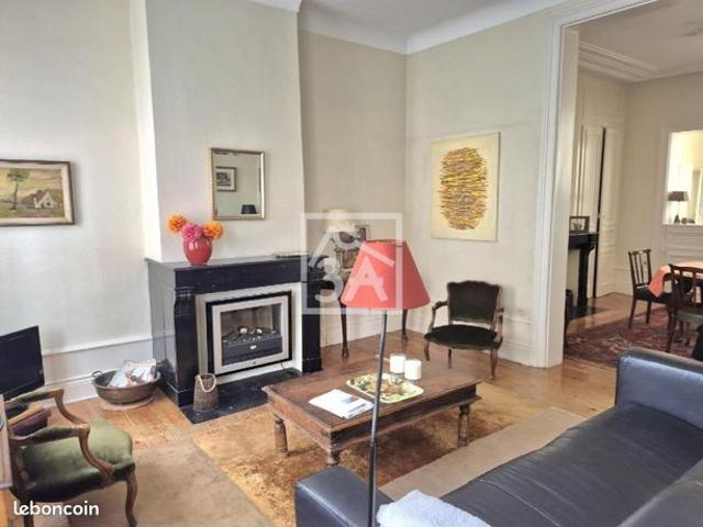 Maison 10 pièces 217 m²