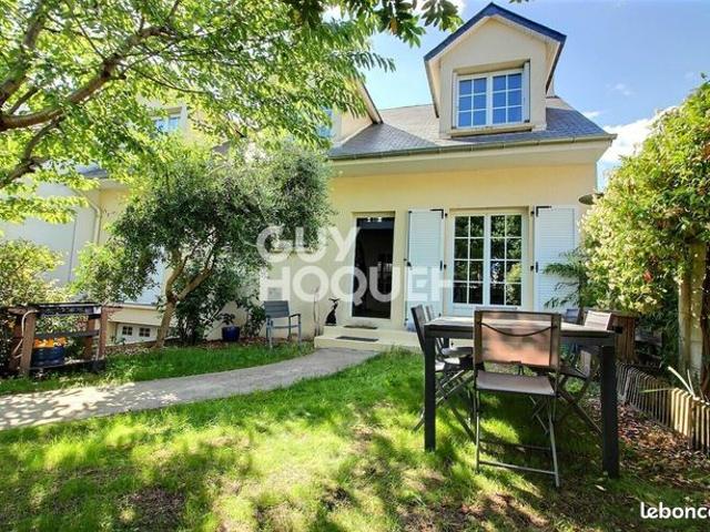 Maison 10 pièces 214 m²