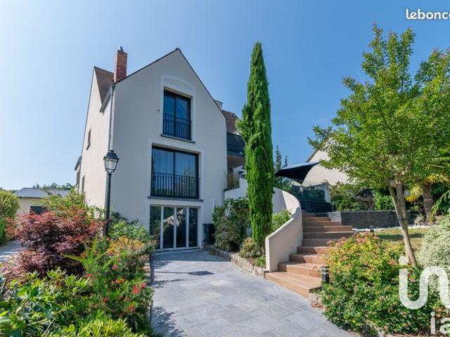 Maison 10 pièces 215 m²