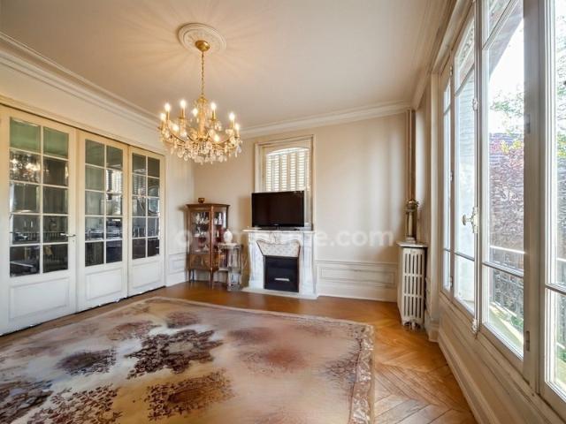 Maison 10 pièces 215 m²