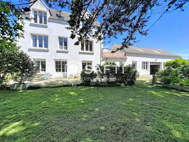 Maison 10 pièces 215 m²