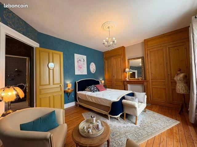 Maison 10 pièces 215 m²
