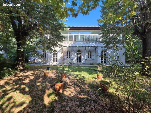 Maison 10 pièces 215 m²