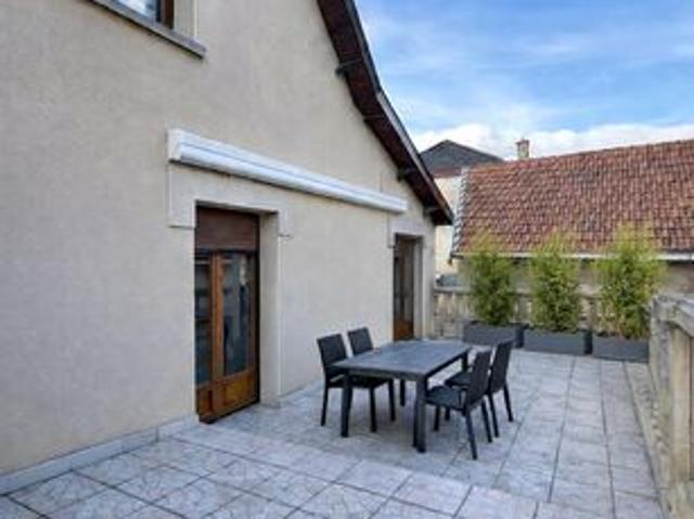 Maison 10 pièces 215 m²
