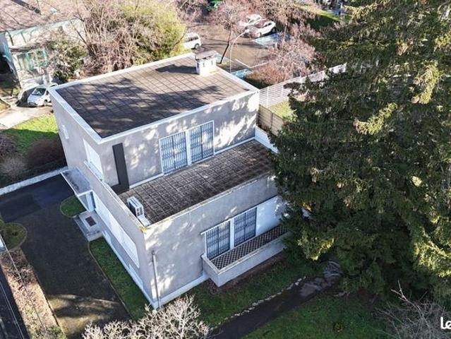 Maison 10 pièces 215 m²