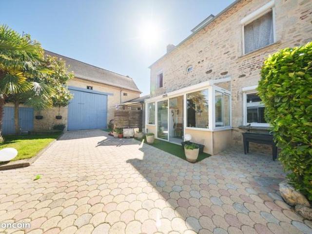 Maison 10 pièces 215 m²