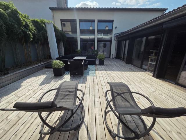 Maison 10 pièces 215 m²