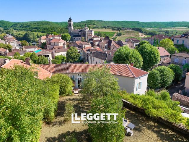Maison 10 pièces 215 m²