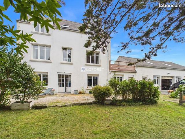 Maison 10 pièces 216 m²