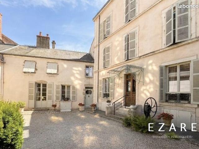 Maison 10 pièces 216 m²