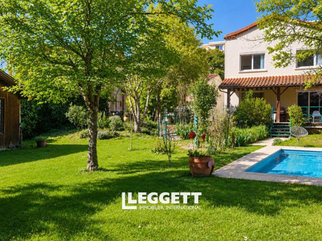 Maison 10 pièces 216 m²