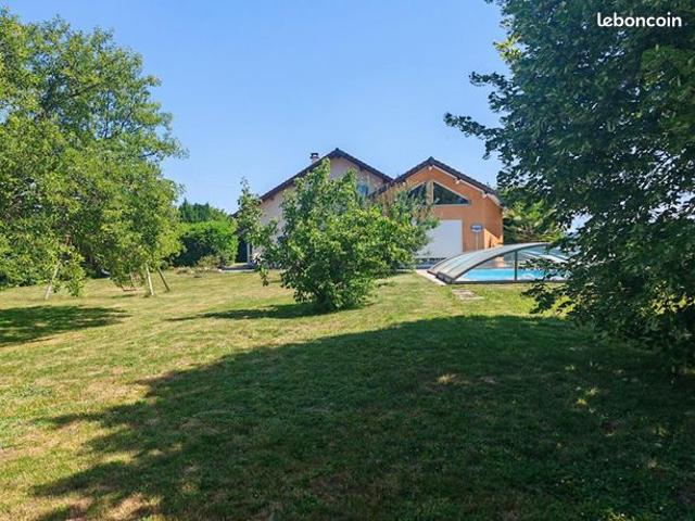 Maison 10 pièces 218 m²