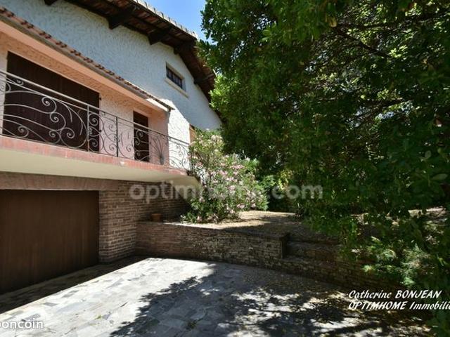 Maison 10 pièces 218 m²