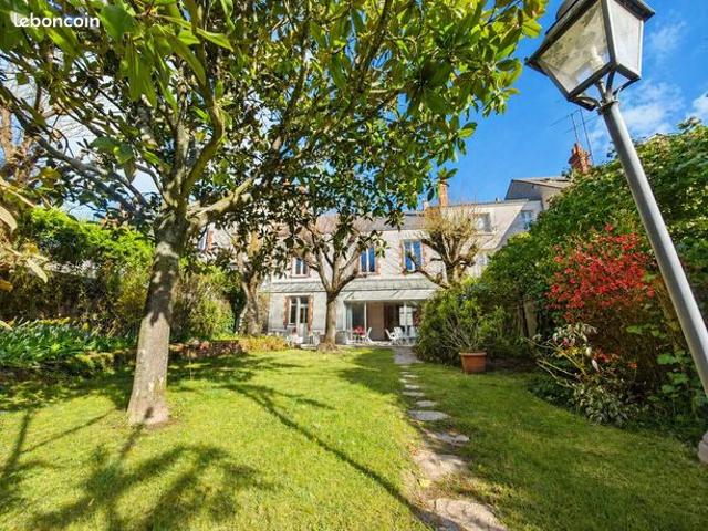Maison 10 pièces 219 m²