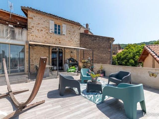 Maison 10 pièces 219 m²