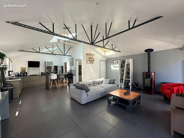 Maison 10 pièces 219 m²