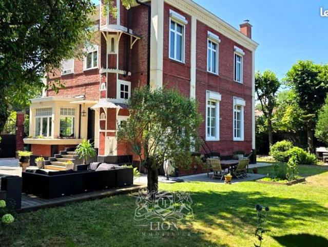 Maison 10 pièces 223 m²