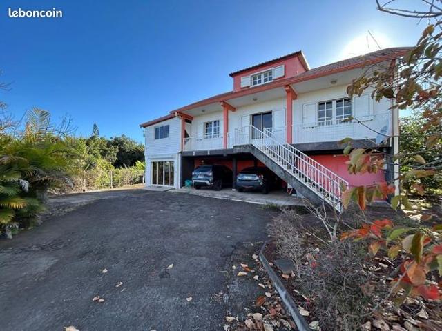 Maison 10 pièces 223 m²