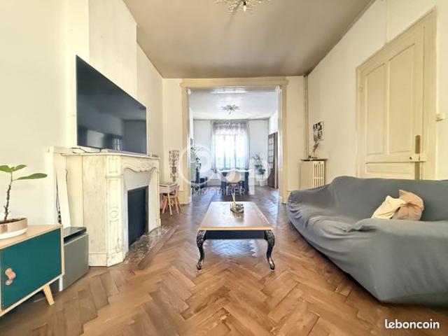 Maison 10 pièces 223 m²
